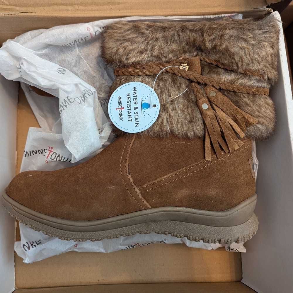 Minnetonka Everett Boots